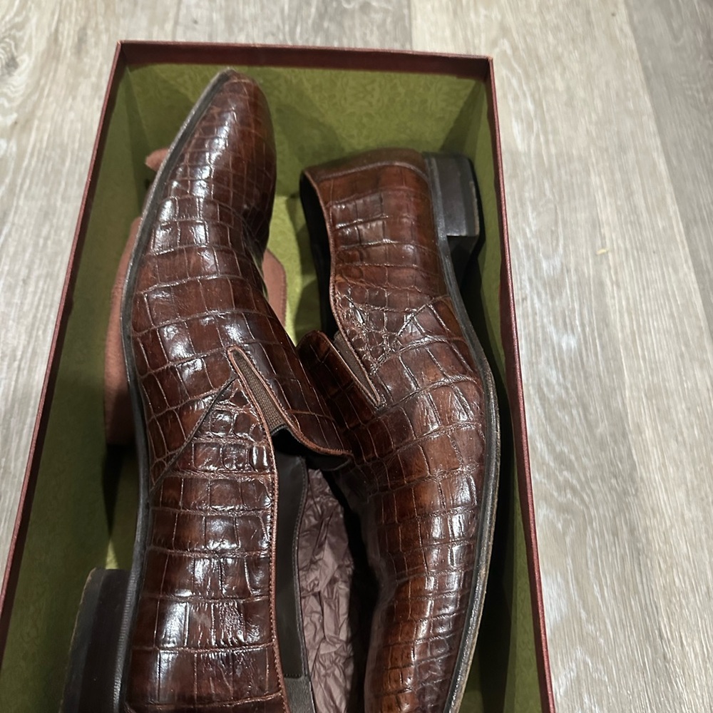 Elegant Brown Crocodile Pattern Men's Loafers